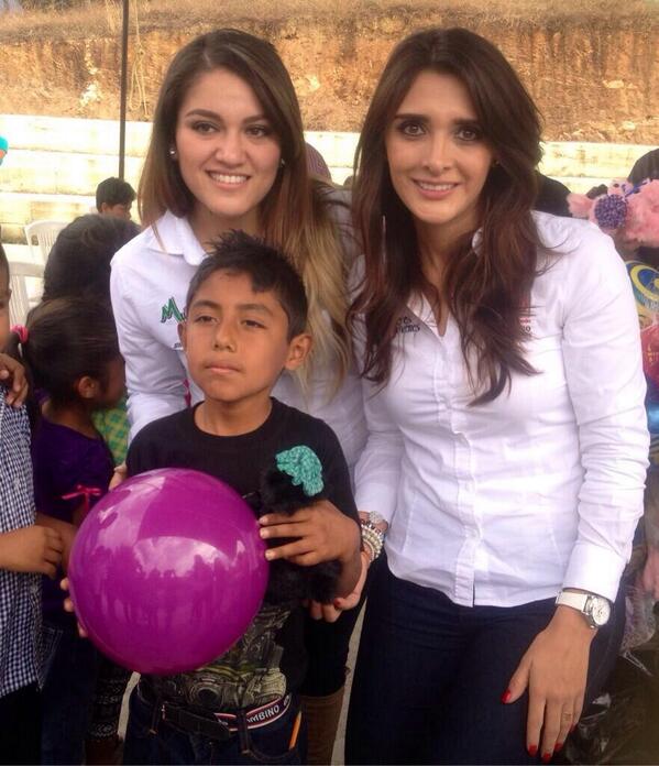 Susana_Osorno's tweet photo. Hoy vivimos grandes momentos al lado de la niñez mexiquense de Arballo en Tejupilco #TransformandoEnGrande http://t.co/cXU4uXP4rU