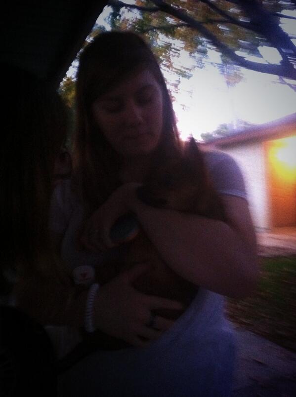 DunhamLoralei's tweet photo. This is my friend name logen and that Is her dog name Gracie http://t.co/2JGg9hSfSj