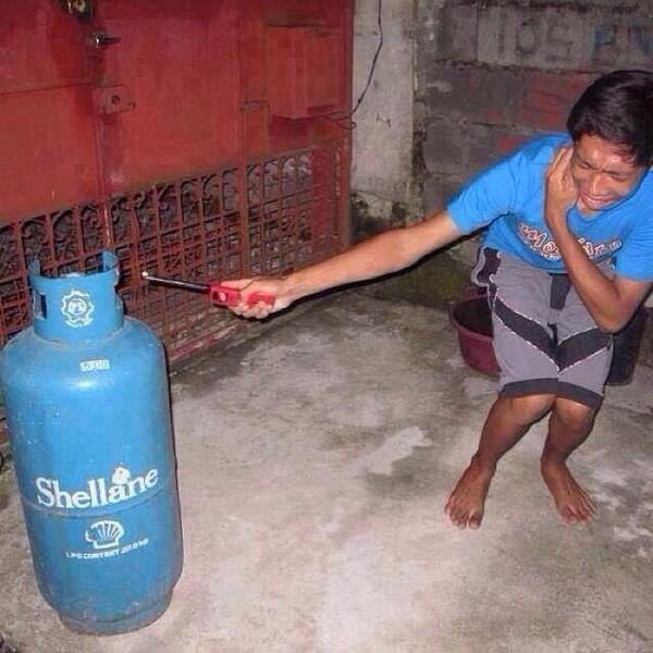 jerameel_azurin's tweet photo. Stop being an oxymoron #TransformNow http://t.co/FuSoJBgd0D