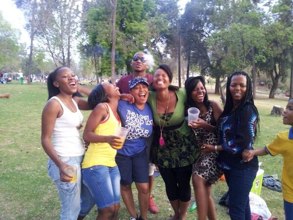 LetselaTumi's tweet photo. Crazy day http://t.co/rUOFiuCf4q