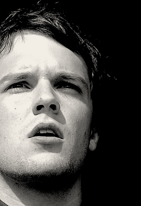 KillersVictims's tweet photo. AWWWWWW! @thekillers' @Brandonflowers is so cute! http://t.co/i8rt0OUYW1