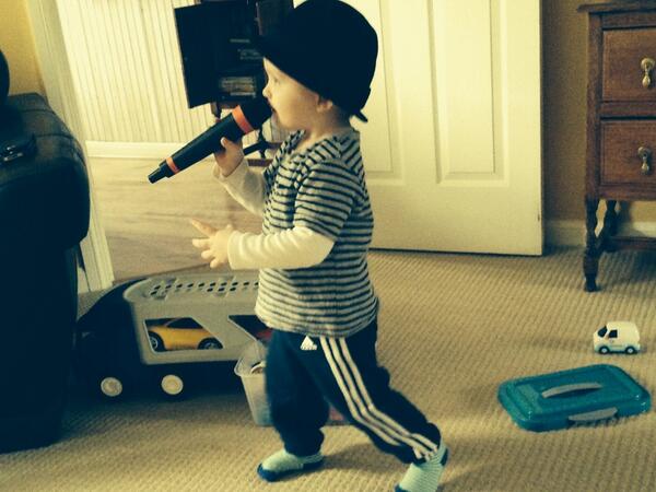 ollymurs's tweet photo. My new support act for my next tour is..... (DRUM ROLL) #newkidontheblock #MiniMe http://t.co/DKUZsi1IlW