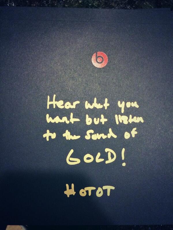 HilaryKnight's tweet photo. Thank you @beatsbydre for the sick #newbeatsstudio http://t.co/NpxI4NFvnS