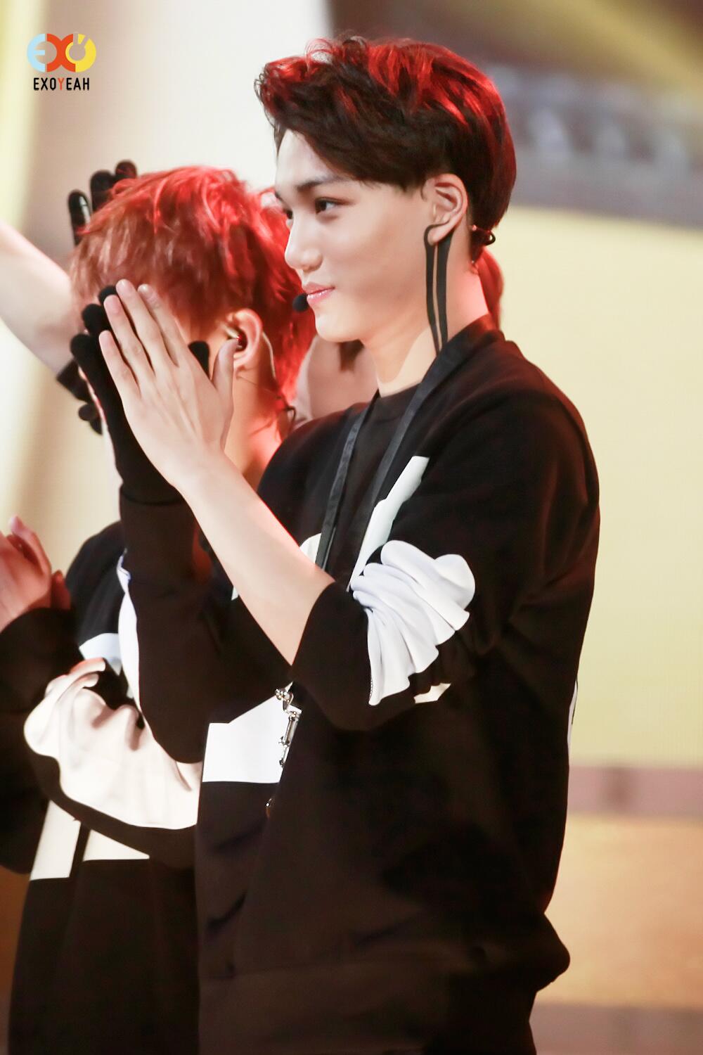 BeG7RZbCAAELwhV.jpg:large