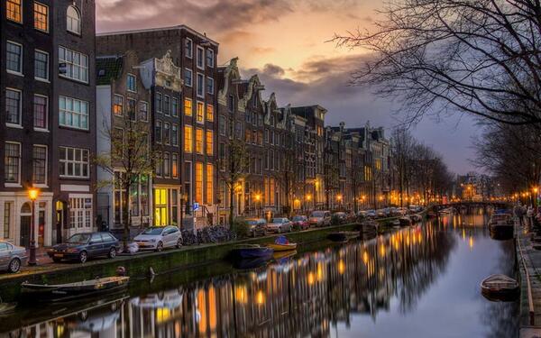 Gabriele_Corno's tweet photo. Twilight, Bruges http://t.co/LbKEpf0AfX