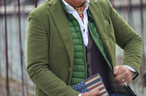 MenswearStyle's tweet photo. The trick for layering this winter starts with basic pieces http://t.co/WshdyAuy9a http://t.co/jfyn9NHpC5