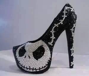 Yfm's tweet photo. Lol! #HighHeelsThursday RT @Ms_Weeezy: #HeelsAllDayEveryday #HighHeelsThursday ♥♥ http://t.co/8g9Wc68EBd