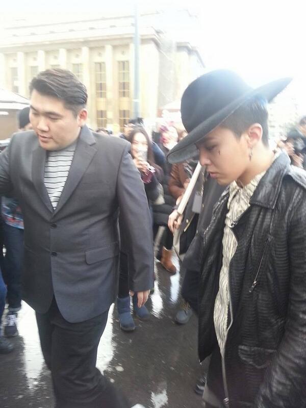 hana13_hana's tweet photo. So close to GD http://t.co/xoXHSXgFMQ
