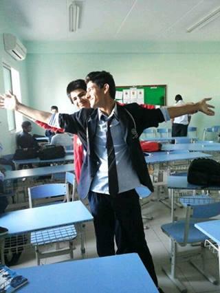 Innocent_Qatari's tweet photo. #Titanic #School #StayBack :P http://t.co/MhrCkx7o5O