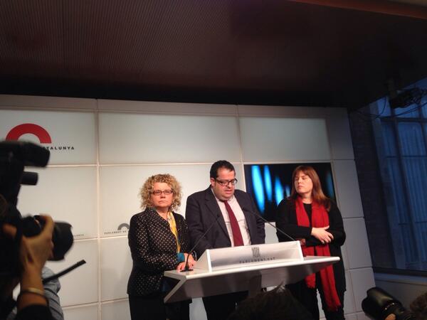 fabianmohedano's tweet photo. Gràcies per representar-nos avui al Parlament @joanignasielena @marinageli @NuriaVentura http://t.co/fy2K0Hpet7
