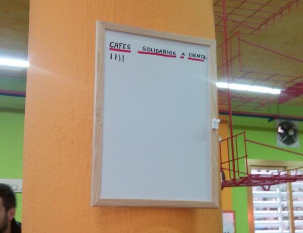 AlbiMendi's tweet photo. "@ideal_granada: http://t.co/zGFkneyjfl En la Facultad de Trabajo de la #UGR nos invitan a dejar un "café pendiente" http://t.co/dRdKmJnra7"