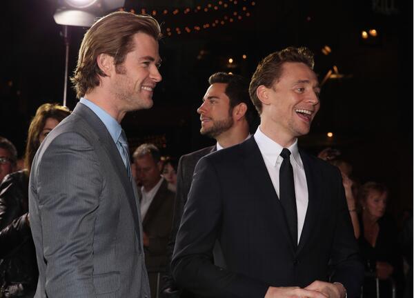 MarvelAdd's tweet image. "@MarvelUK: Chris Hemsworth &amp;amp;amp; @twhiddleston at the LA premiere of #ThorDarkWorld #Thorsday http://t.co/veypsVzLU3"