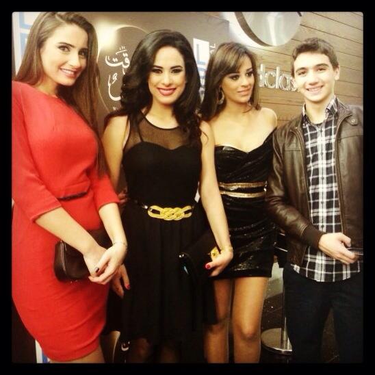 AndreeNacouzi's tweet photo. @WaAchrakat @YChlela @cynthiamkarzel @AndreeNacouzi @AimeeSayah http://t.co/mkFNL0prZU