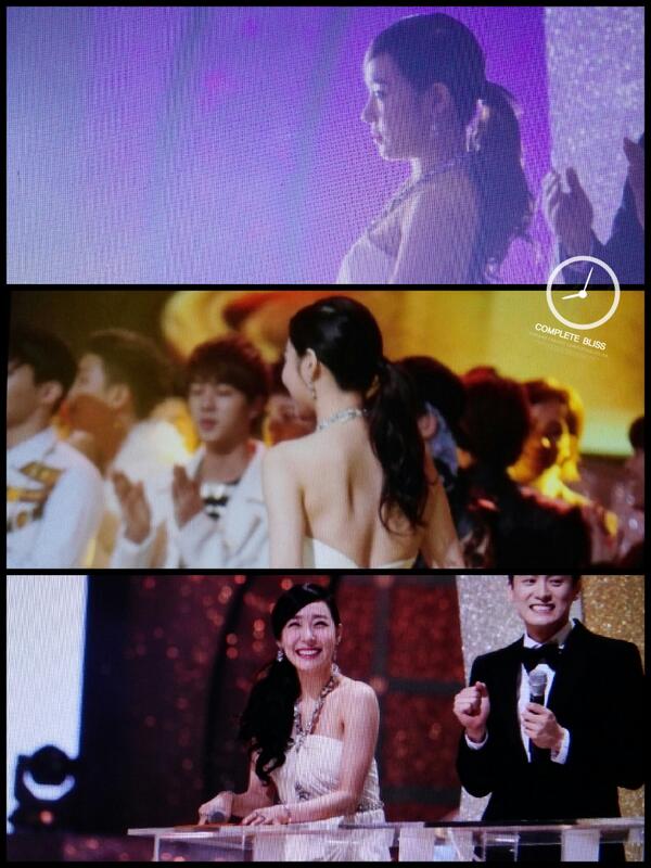 [PIC][16-01-2014]Hình ảnh từ "JTBC 28th Golden Disk Award" của MC TaeYeon và Tiffany vào tối nay + SNSD giành chiến thắng với 2 giải thưởng BeGyRn7CQAA6zNG