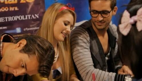 “<a href="/Kimysta_Mimi_16/">Rocío Del Pilar</a>: <a href="/Kimy2Ramos/">Kimberly Dos Ramos</a> <a href="/mauriciohenao/">MAURICIO HENAO</a> ¡Peroo Que Lindooos! :3 Gueritos Bellos ”guerosssss :)