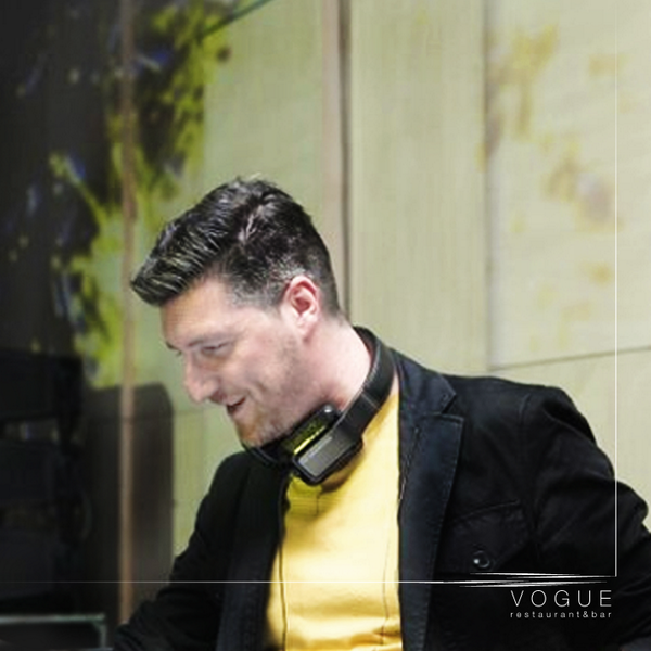 vogueistanbul's tweet photo. Can Hatipoğlu birazdan Vogue’da, siz neredesiniz? #panoramic #sounds #vogue #müzik http://t.co/Dt4MYHMNxV