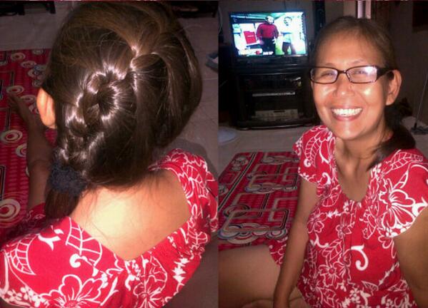 emeliaaaahk's tweet photo. Ya ampun si tante cantik ky akuh “@annaameliaa: Gegara rambut gue kepangin jadi pengen di foto mele nyokap :| http://t.co/zO7Hl9OuWJ”