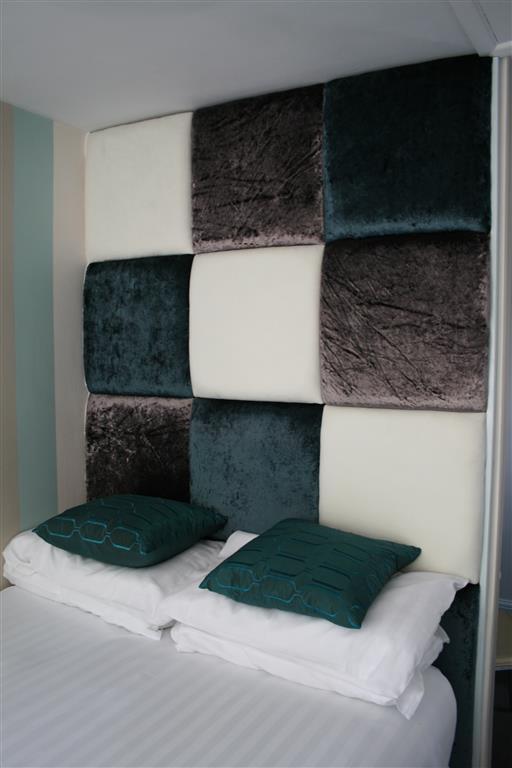 DronfieldUphols's tweet photo. Another Boutique Headboard completed today @ManorHouse_S18 #BoutiqueHeadboard @IntDesignerChat #upholstery http://t.co/gOH2qfeXym