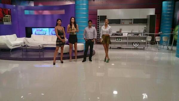 Patyrocalondo's tweet photo. Divirtiendonos en hora buena!!@AlyRoca http://t.co/nNorAPOXMh