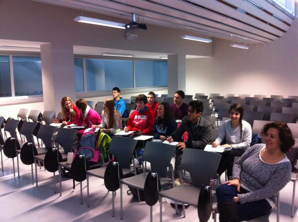 R_Arellano_C's tweet photo. estreno del AULA de la piscina de la Facultad de las CC del Deporte http://t.co/dNs5xMawzS