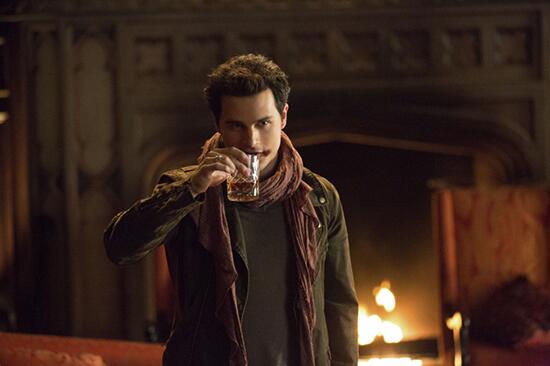 The Vampire Diaries Enzo Wearing A Scarf Is The Best Thing You Ll See Today Http T Co Wfkpr3cccj Http T Co Giylilfaq0