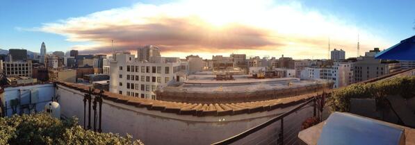 bryan7169's tweet photo. @ktlagingerchan @KTLAMorningNews @KTLAnewsdesk @KTLA  view of #glendorafire from downtown http://t.co/lOqhkhlqww