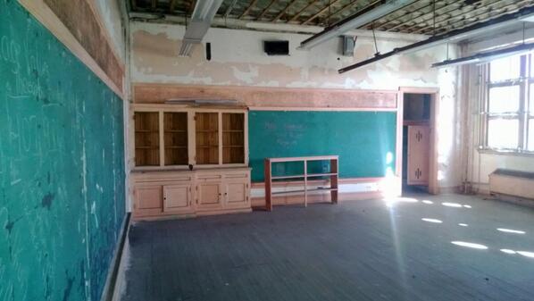 BldBtrSchools's tweet photo. Needs some work but it's going to great! Future home of @EncoreAcademy charter http://t.co/NTLcxBbq1y