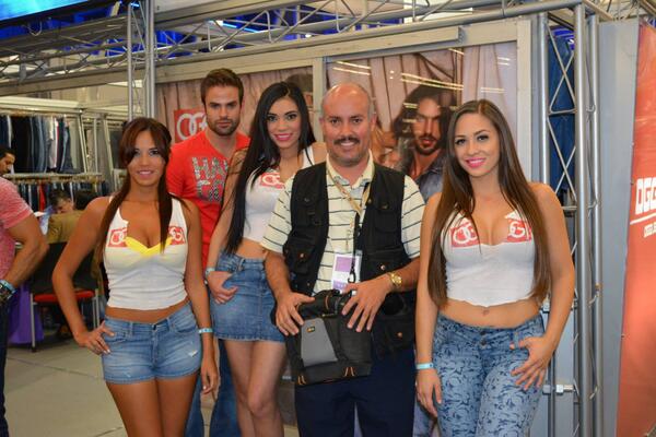OGGIJEANS's tweet image. La mejor compañía para #Intermoda2014 son tus OGGI Jeans y sus modelos. Comparte tu foto y gánate un balón #Oggi.