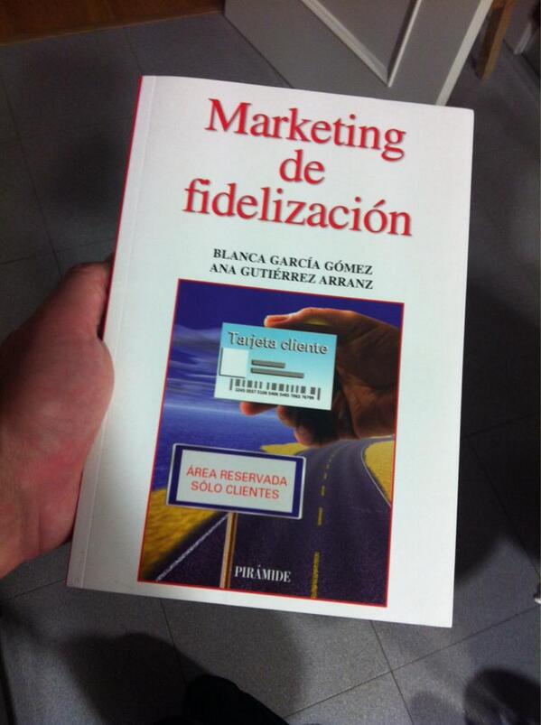 EduMunilla's tweet photo. Por fin tengo el libro de @BLANCAGARCAGMEZ #MarketingdeFidelizacion Buena pinta!! comprado en #Soria @LasHeras http://t.co/bYkcn9sMYU