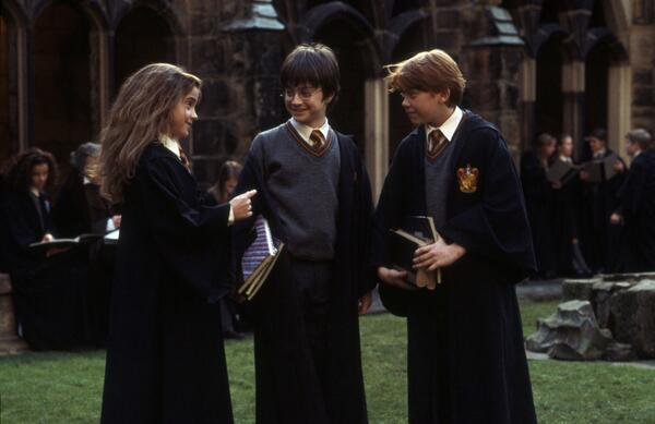 harrypotter's tweet photo. “I remember when I firs’ met yeh all. Bigges’ bunch o’ misfits I e’er set eyes on.” – Hagrid http://t.co/mxNslt1VDj