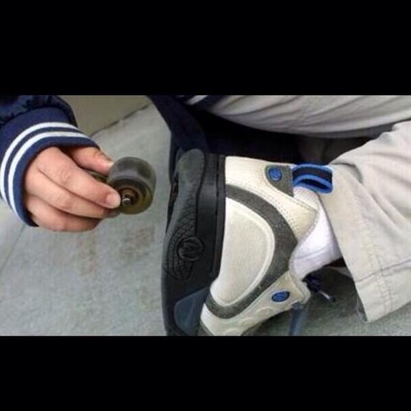 TrillestMemes's tweet photo. Bae -" Babe I'm off my period."
Me - http://t.co/AYY4iEDC0L