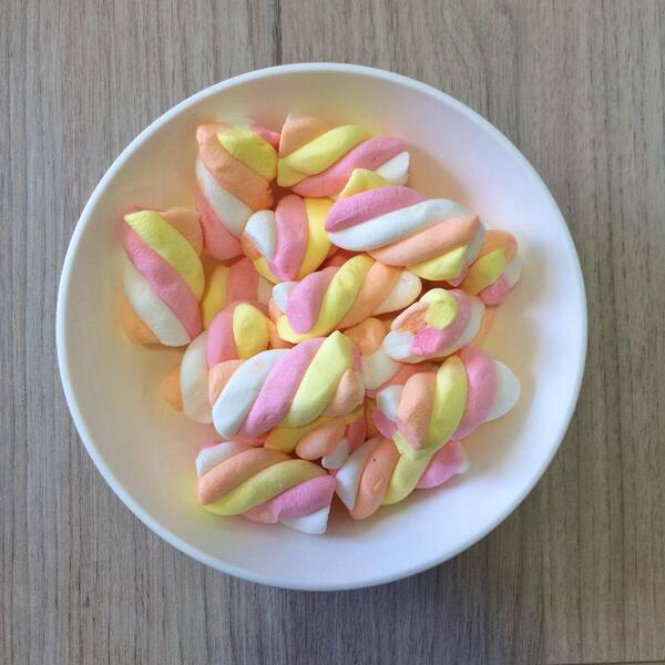 docilealimentos's tweet photo. Fofinhos e deliciosos! 
Doci MaxMallows é assim! http://t.co/jtAn21W2r9