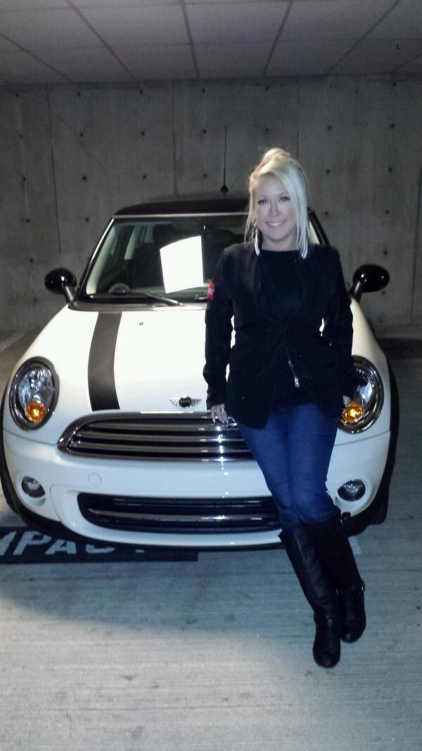 darnellsue's tweet photo. I love my new mini cooper. Lets call her mini sue-per. #seattlemini http://t.co/kqnAyzsFIB