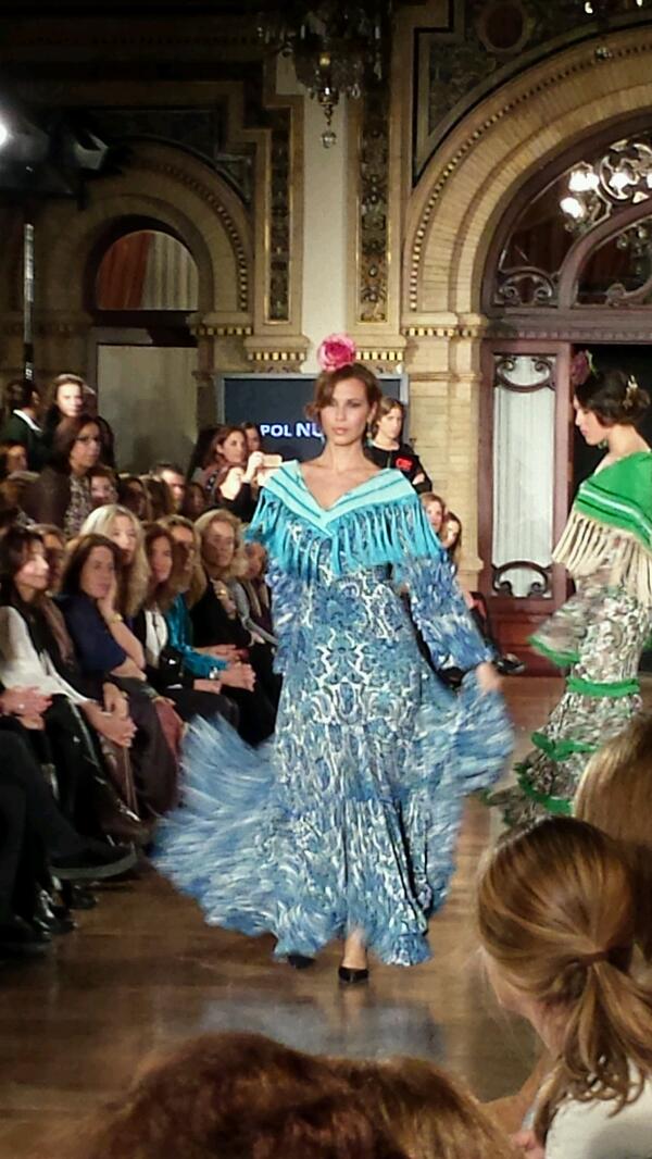 claudi_alfaro's tweet photo. Estampados con mucho vuelo de @flamencapol en @WeLoveFlamenco http://t.co/yMTNuhwNPI