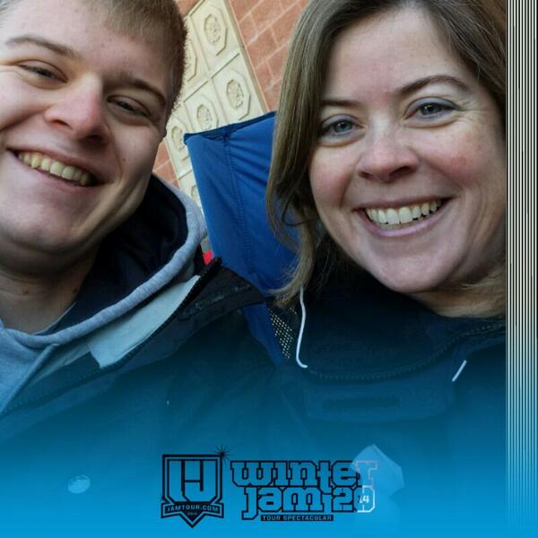 ZRoebuck's tweet photo. Freezing waiting fo Winter Jam!!!! http://t.co/9fLL40Cuvz