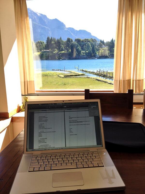 ballagustina's tweet photo. #workinginparadise http://t.co/VxfaOuf5wv