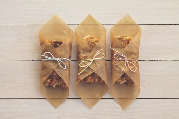 TheGrannyGirls's tweet photo. Today we're sharing a recipe for Healthy Breakfast Bars. Great for those mornings on-the-go! http://t.co/uhtpne8cAR http://t.co/4P7HkZHjI1