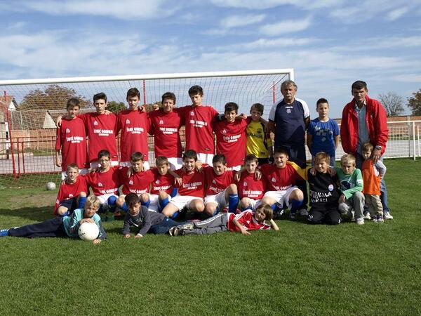DominikDLM3's tweet photo. Before football game! :D http://t.co/wLDII2FlV5