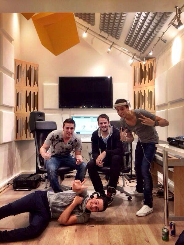 WandWmusic's tweet photo. New track with @Blasterjaxx incoming!! http://t.co/m3pGBIogPU