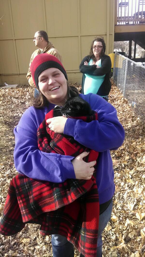 ManhattanFD's tweet photo. Lex and his owner reunited. Glad nobody (people or cats) got hurt today. #GaryFire http://t.co/tfxIIvorFr
