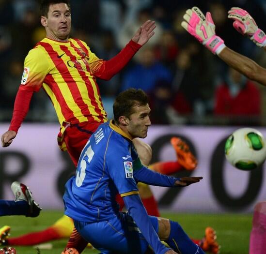 PhotoFCB's tweet image. Messi scoring tonight @barcastuff