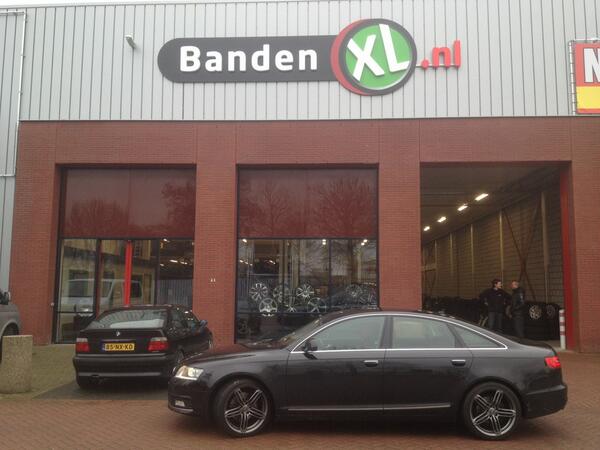 BandenXL's tweet photo. Weer diverse zeer tevreden klanten aan een nieuw set kunnen helpen!! #BandenXL #Dordrecht #BandenenVelgen http://t.co/KstMiZ1LuW