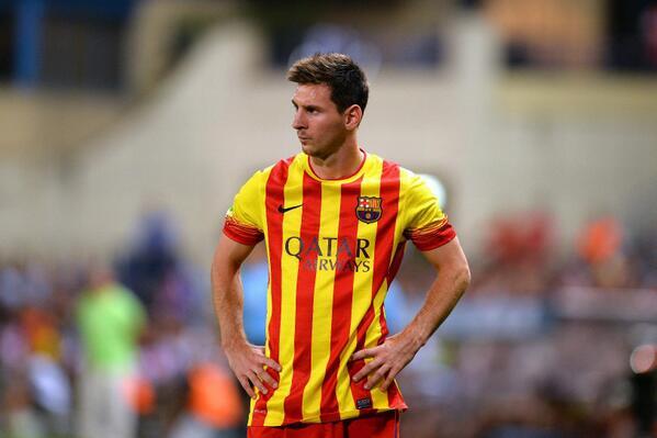FootballFunnys's tweet photo. RETWEET if you think Lionel Messi is the best! http://t.co/C1OljXUKXJ