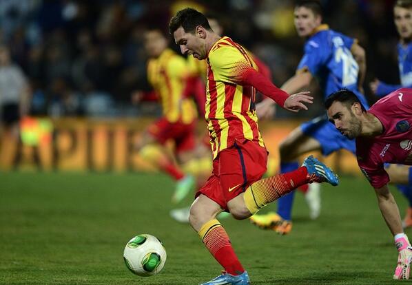 PhotoFCB's tweet image. Messi scoring his second goal tonight