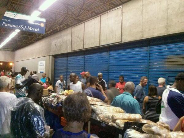 wallacejfp's tweet photo. Metro da Pavuna fechado. @LeiSecaRJ http://t.co/T0tsDbtEcU