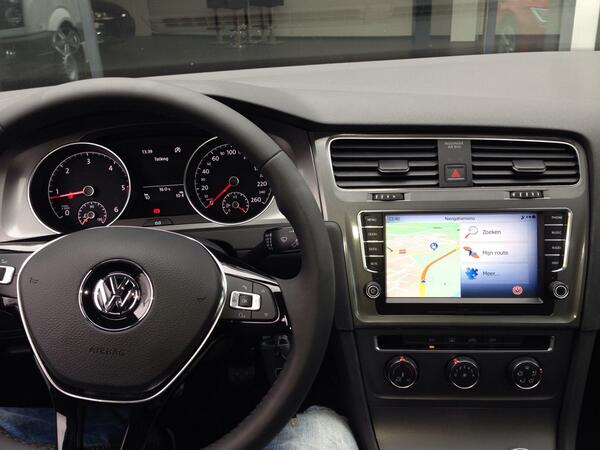 CARlectra's tweet photo. Retrofit navigatie voor Golf 7 upgrade van 5" Color naar 8" systeem IPod, BT, Audio streamen, navigatie http://t.co/NfS3Tbfpvj