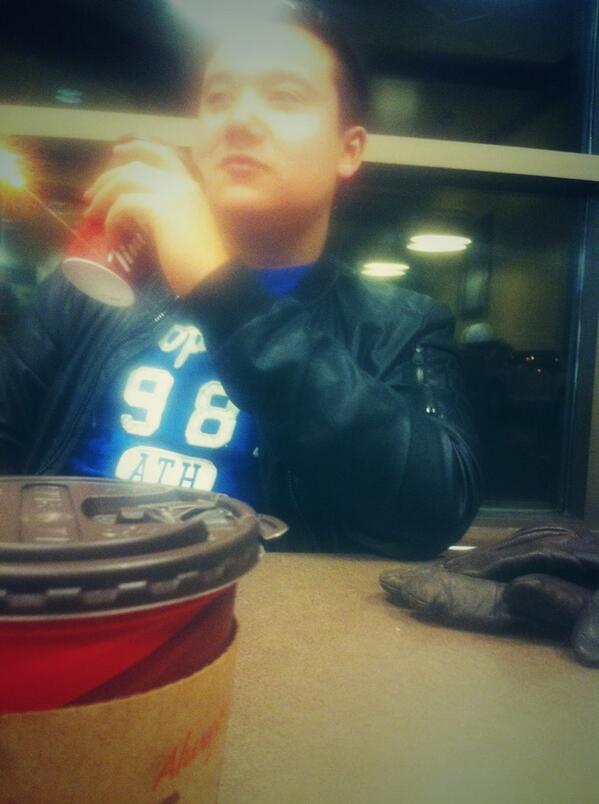 mach_kyle's tweet photo. Date night #TimHortons http://t.co/kw8k1ssm0H