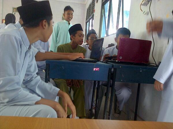 officialxipa_1's tweet photo. Day without teacher again http://t.co/2QssoAQ9zD