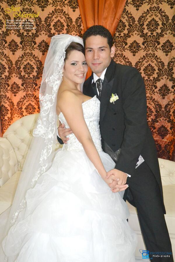 RRprofessionalP's tweet photo. #BODA / JUST MARRIED - Photo: @padillabk252 - Direction: @cesar_Alvarez14 - Place: Maturin - Venezuela http://t.co/gTt1mmTpzG