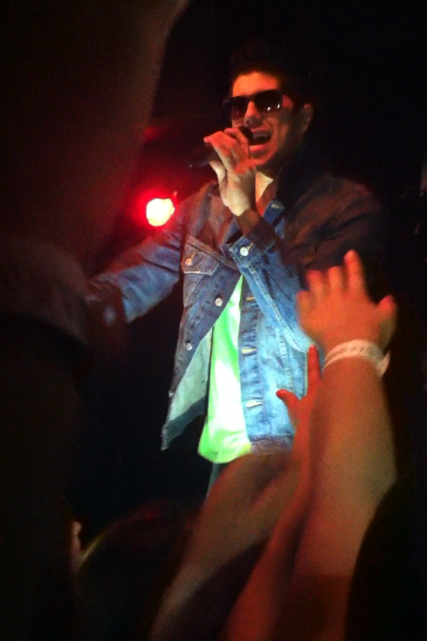 Vix3n1's tweet photo. "@_LoveSoMo: Today is #TBT! Going down memory lane when I first met SoMo at his #ShowOffTour! Tweet me your pics! http://t.co/WgsD8j2Oxq